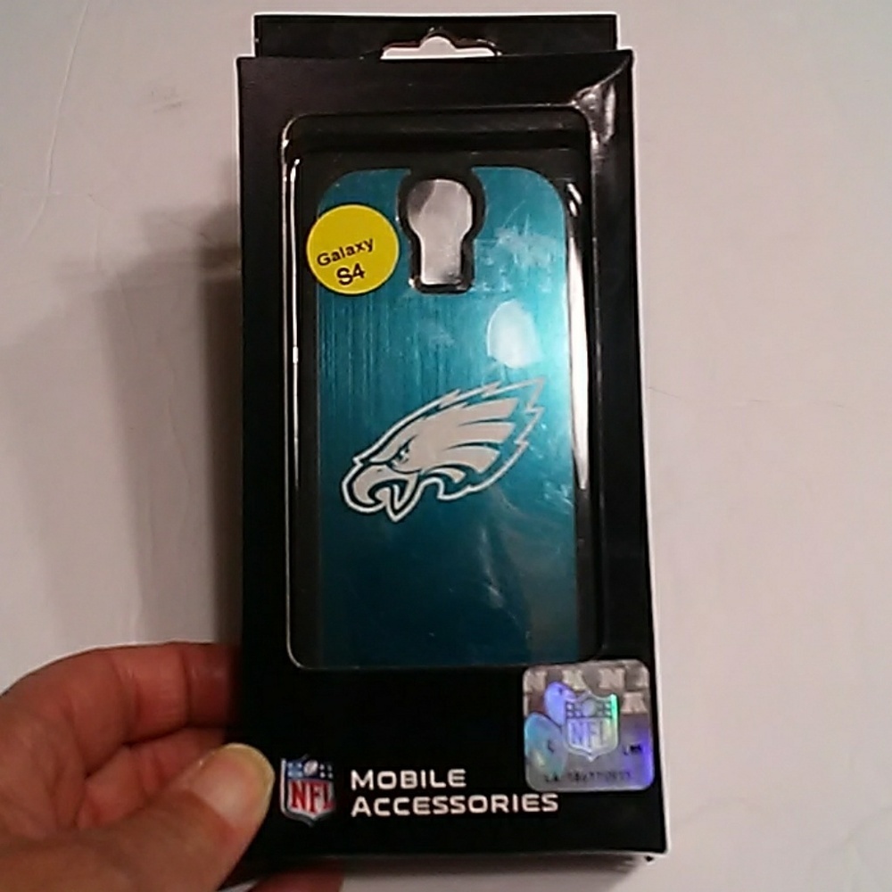 NIP NFL Eagles Phone Case